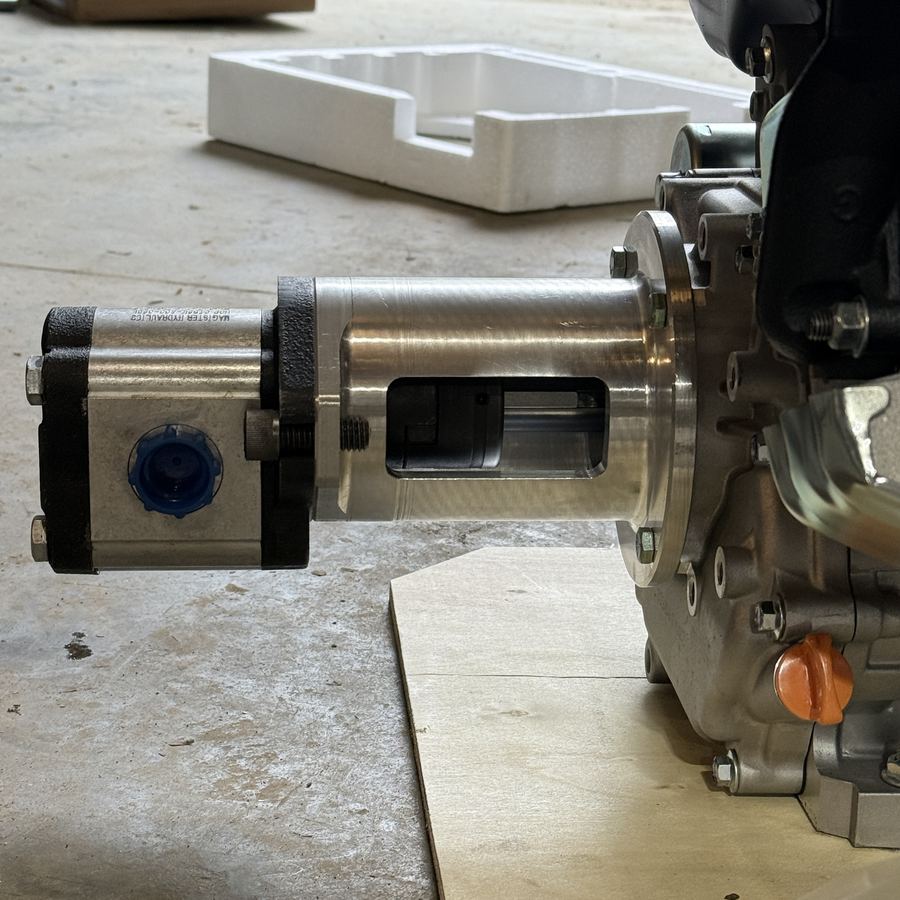 Pump adapter assembly